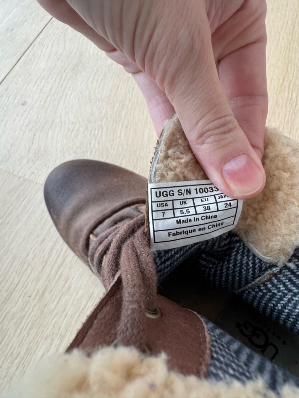 UGG Brown Lace-Up Wedge Ankle Boots with Cream Faux Fur Cuff - Picture 6 of 6